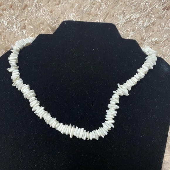 Puka Clam Clip Seashell Necklace Choker White 16in - Picture 3 of 7